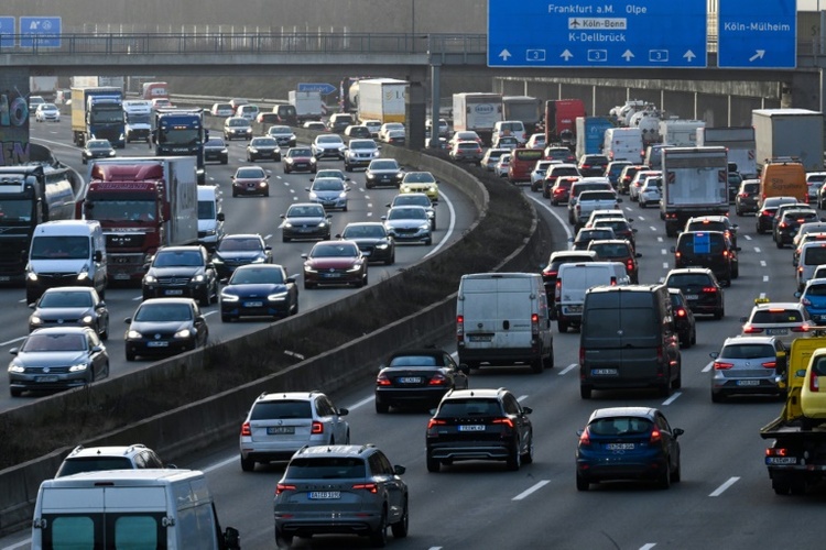 Keine Zusatz-Tests für Senioren: EU-Parlament beschließt Führerscheinreform