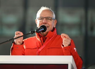 Michael Vassiliadis bleibt Vorsitzender der Industriegewerkschaft IG BCE