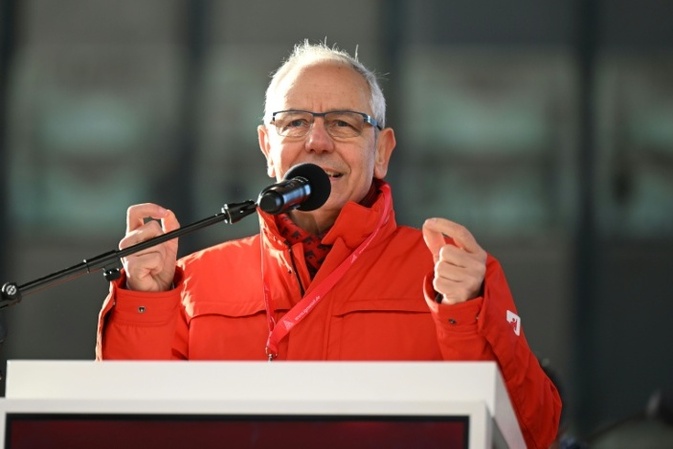 Michael Vassiliadis bleibt Vorsitzender der Industriegewerkschaft IG BCE