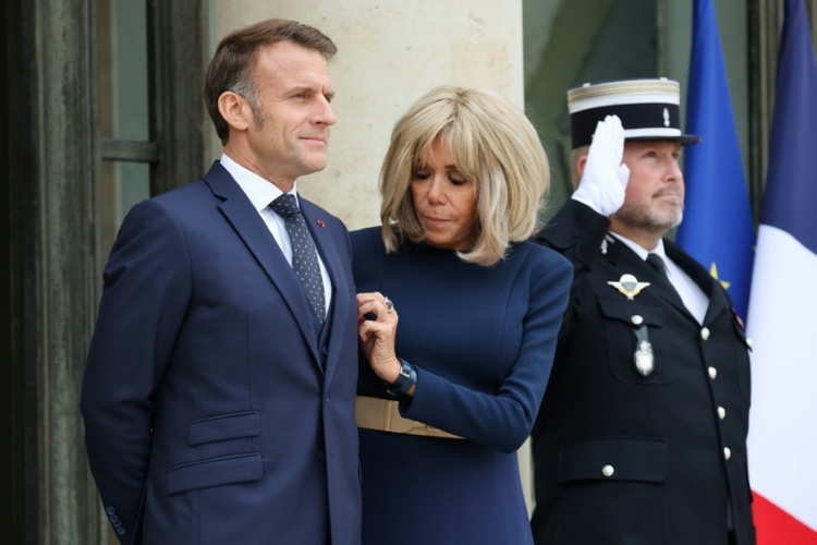 Tochter: Cybermobbing belastet Gesundheit von Brigitte Macron
