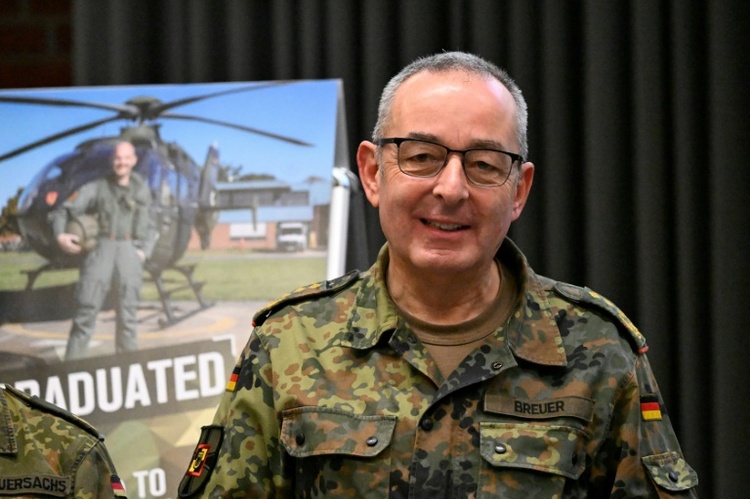 Drohnen: Generalinspekteur Breuer will auf Abschuss verzichten