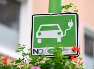 Öffentliche Ladepunkte für E-Autos: Autoindustrie fordert mehr Tempo beim Ausbau