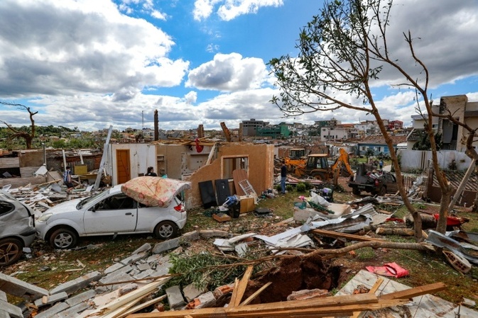 Mindestens sechs Tote und über 700 Verletzte durch Tornado in Brasilien
