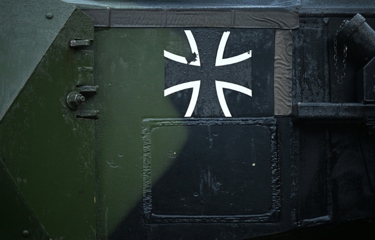 Sachverständige: Wehrdienstgesetz unzureichend - Jüngere fühlen sich ignoriert