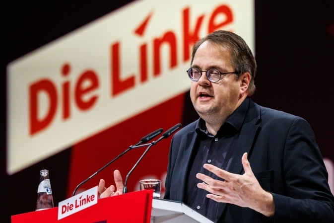 Linken-Fraktionschef Pellmann: Flugsteuer-Senkung ist ''sozial ungerecht''