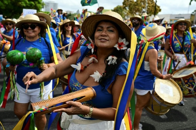 Zehntausende bei Großdemonstration zur Halbzeit der Klimakonferenz in Brasilien