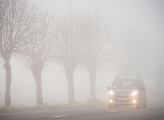 Überfrierende Nässe und Schneeschauer: ADAC empfiehlt umsichtiges Fahren