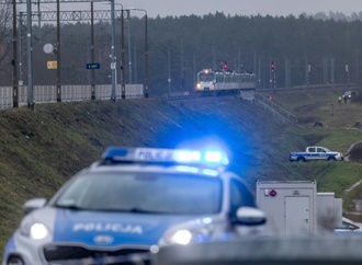 Polen verurteilt ''beispiellosen Sabotageakt'' nach Explosion an Bahnstrecke Richtung Ukraine