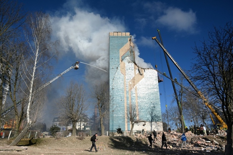 Selenskyj: Weiterhin 22 Vermisste nach russischen Angriffen auf Westukraine