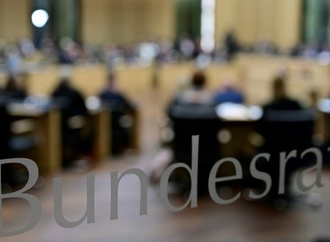 Bundesrat befasst sich mit Sicherheitsgesetzen und Deutschlandticket