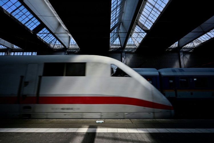 Medienbericht: Viele Bahnmitarbeiter zweifeln an internen Warnsystemen