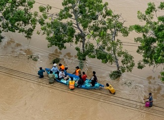 Mindestens 90 Tote durch Überschwemmungen und Erdrutsche in Vietnam