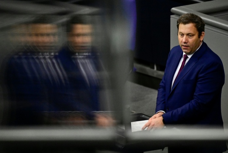 Klingbeil kündigt weitere Entlastungen für Kommunen an