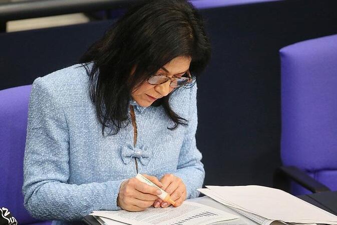 Reiche unterzeichnet Verträge zum Kohle-Ausstieg der LEAG