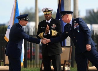 USA setzen weiter Kampfjets vor Venezuela ein - Stabwechsel beim Kommando