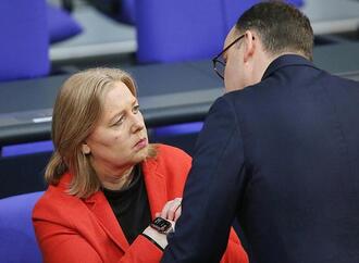 Krisenbewältigung: Spahn mahnt zu mehr Einheit im neuen Jahr