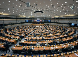 Lieferkettengesetz: EU-Parlament beschließt Aufschub und Abschwächungen