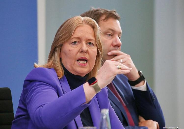 Forsa: SPD fällt wieder auf Allzeittief