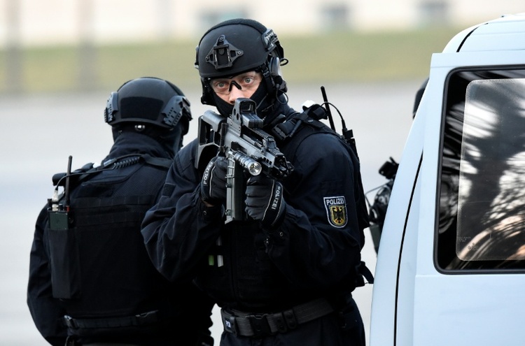 Durchsuchung wegen möglicher Anschlagspläne in Karlsruhe - Verdächtiger auf freiem Fuß