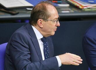 Dobrindt will weitere 535 Afghanen nach Deutschland holen