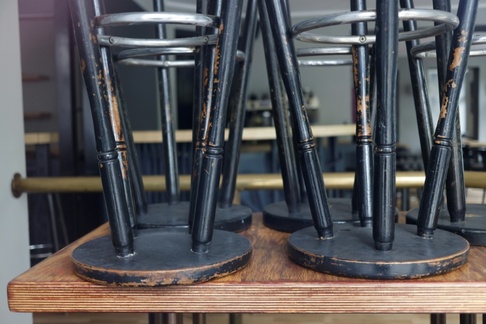 Bundesrat besiegelt Entlastungen: Pendlerpauschale steigt - Gastro-Steuer sinkt