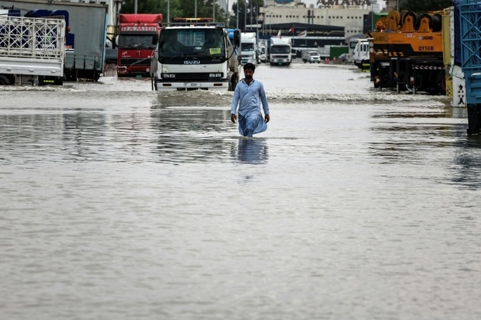 Starkregen: Flugausfälle und überflutete Straßen in Vereinigten Arabischen Emiraten