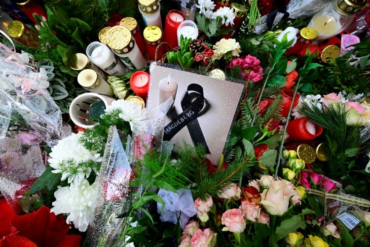 Gedenken ein Jahr nach Anschlag auf Magdeburger Weihnachtsmarkt mit Kanzler Merz