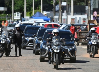 Brasiliens inhaftierter Ex-Präsident Bolsonaro zu Operation in Klinik gebracht