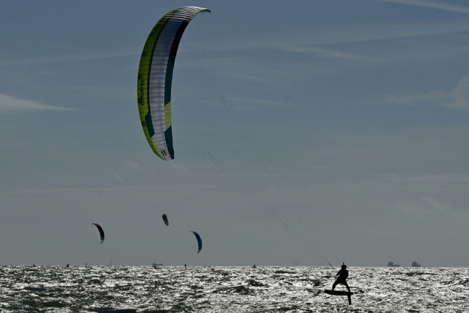 71-jähriger Kitesurfer verfängt sich: Rettungseinsatz auf Ostsee vor Rügen