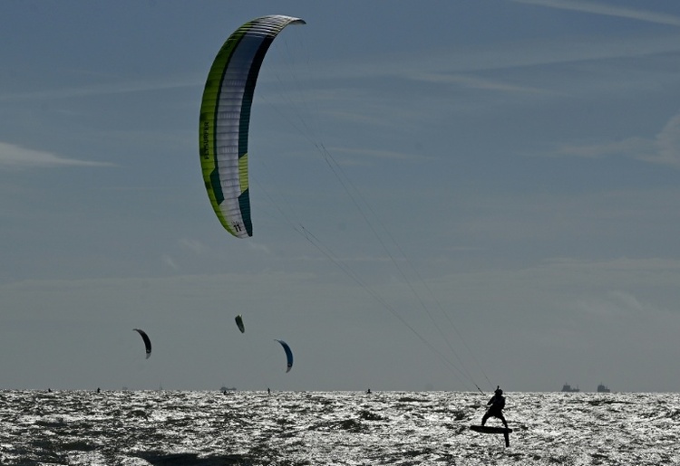 71-jähriger Kitesurfer verfängt sich: Rettungseinsatz auf Ostsee vor Rügen