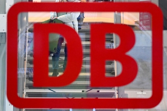 Koffer am Bahnhof einchecken: Minister für Kooperation von Bahn und Airlines