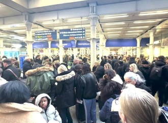 Eurostar-Zugverkehr nimmt langsam wieder Fahrt auf