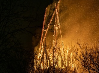 Feuer zerstört Teile von Kirche in Amsterdam - ''Beispiellose'' Gewalt während Silvesternacht