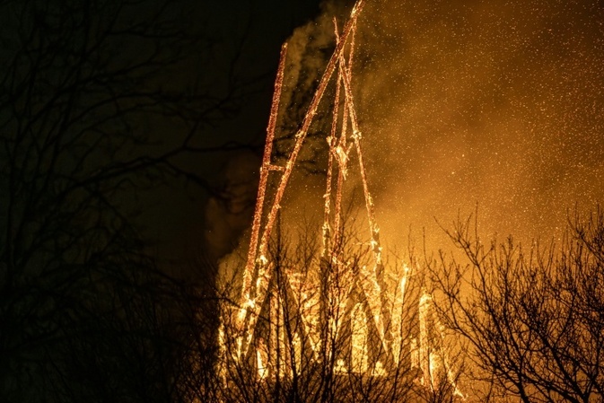 Feuer zerstört Teile von Kirche in Amsterdam - ''Beispiellose'' Gewalt während Silvesternacht
