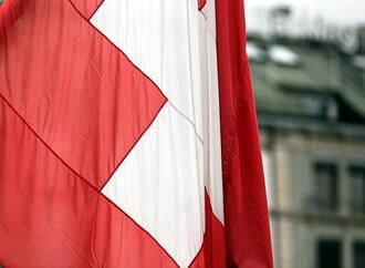 Tischfeuerwerk auf Flaschen wohl Ursache von Brand in Schweizer Bar