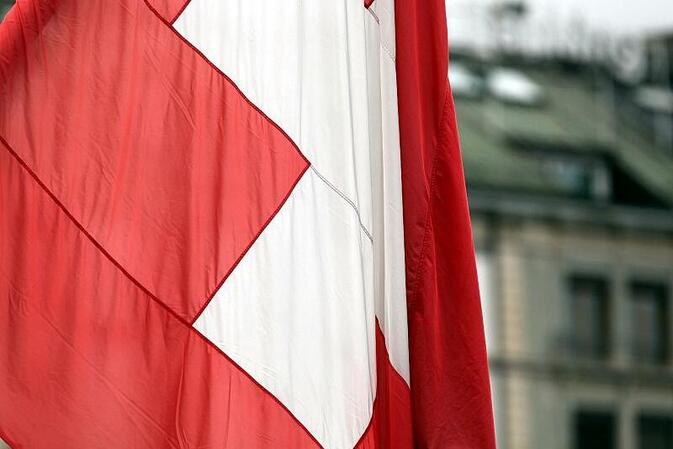 Tischfeuerwerk auf Flaschen wohl Ursache von Brand in Schweizer Bar