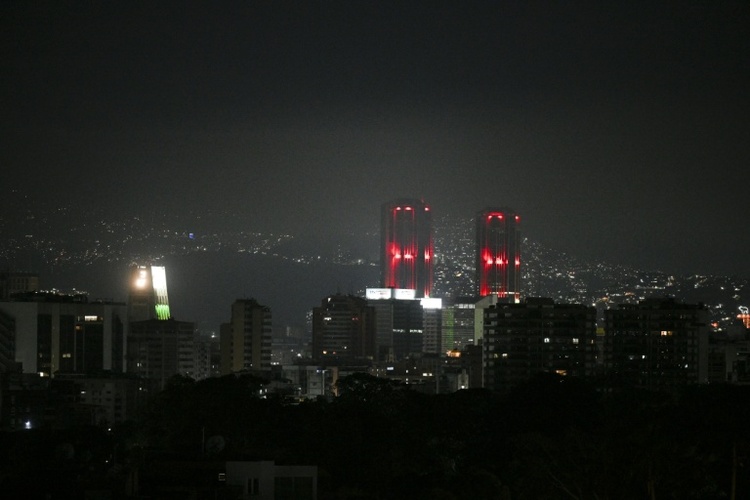 US-Militär greift Venezuela an - Trump: Maduro 