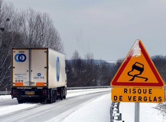 Schnee sorgt für Flugausfälle an den Pariser Flughäfen
