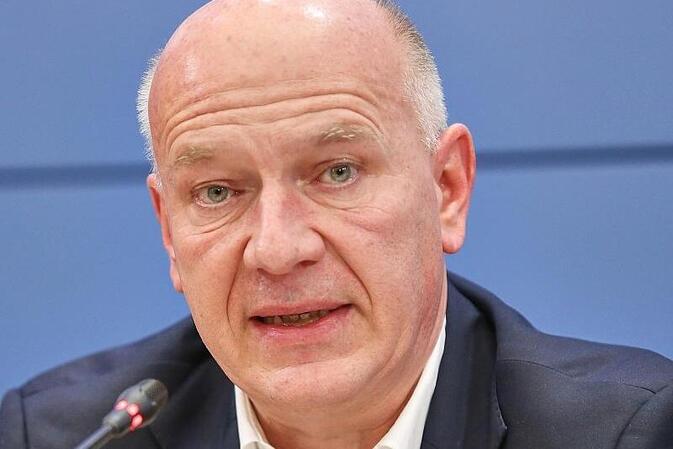 Stromausfall: Grüne und AfD kritisieren Wegner für Tennis-Pause