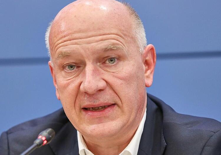 Stromausfall: Grüne und AfD kritisieren Wegner für Tennis-Pause