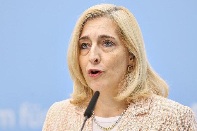 Extremwetter: Warken warnt vor ''ungewöhnlichem Gesundheitsrisiko''