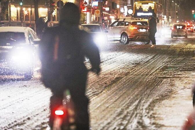 Schnee und Glatteis: Schnieder ruft Bürger zu großer Vorsicht auf