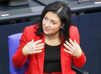 Grünen-Chef attackiert Wirtschaftsministerin als Fehlbesetzung