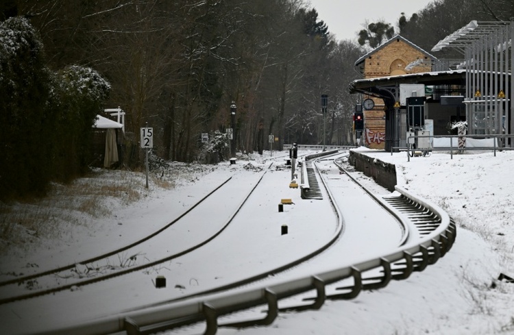 Bahnverkehr in Norddeutschland bleibt bis Sonntag stark eingeschränkt