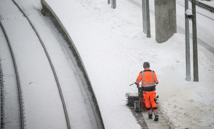 Bahnchefin verteidigt Krisenmanagement: Sicherheit hat immer 