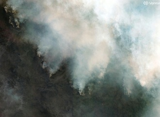 Rekord-Regenfälle und Buschbrände im Osten Australiens