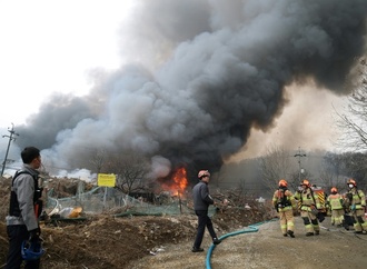 Neben berühmten Gangnam-Luxusviertel: Feuer wütet in Slum in Seoul