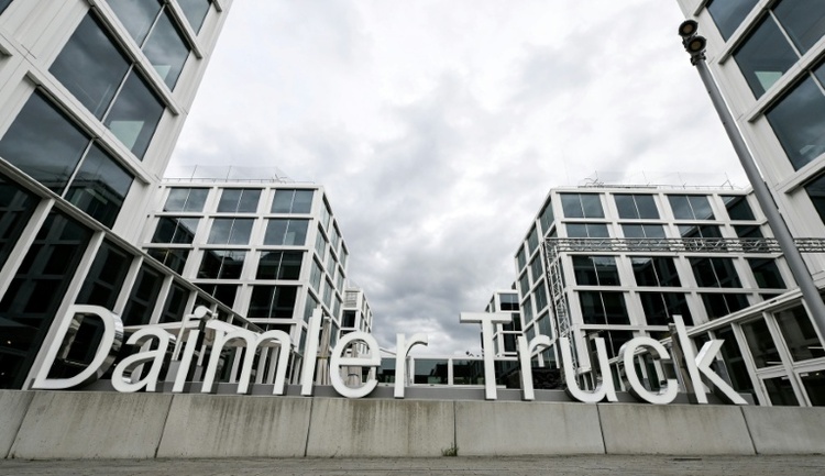 Großauftrag für Daimler Truck: 7000 militärische Lkw für französische Armee