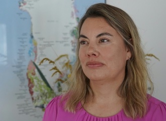 Grönländische Ministerin lobt Europas Reaktionen auf Trump - Macron nennt US-Zölle ''inakzeptabel''