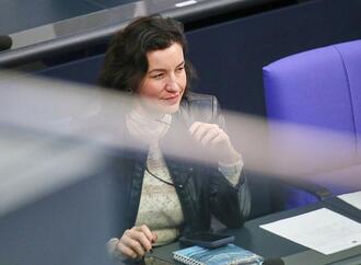 Bär will ersten Fusionsreaktor und mehr Forschung für Frauen